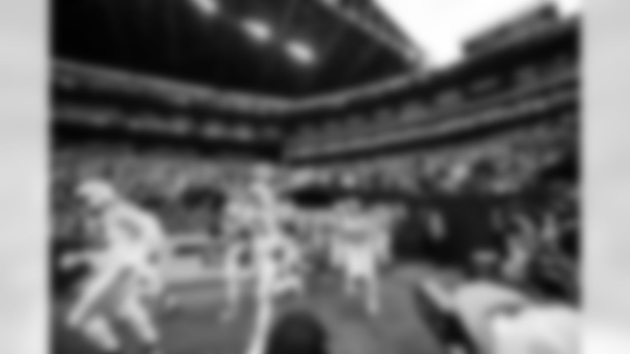 G Matt Goncalves #71 and C Danny Pinter #63