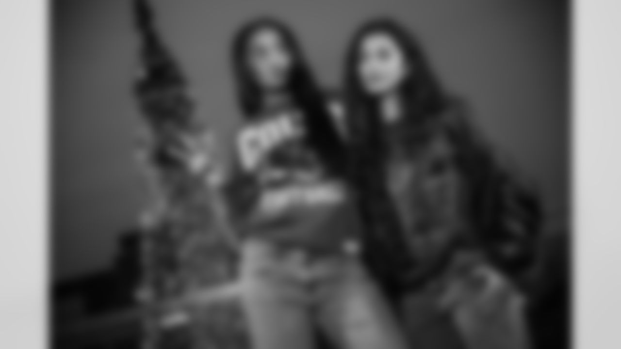 86 TE Will Mallory, 40 CB Jaylon Jones