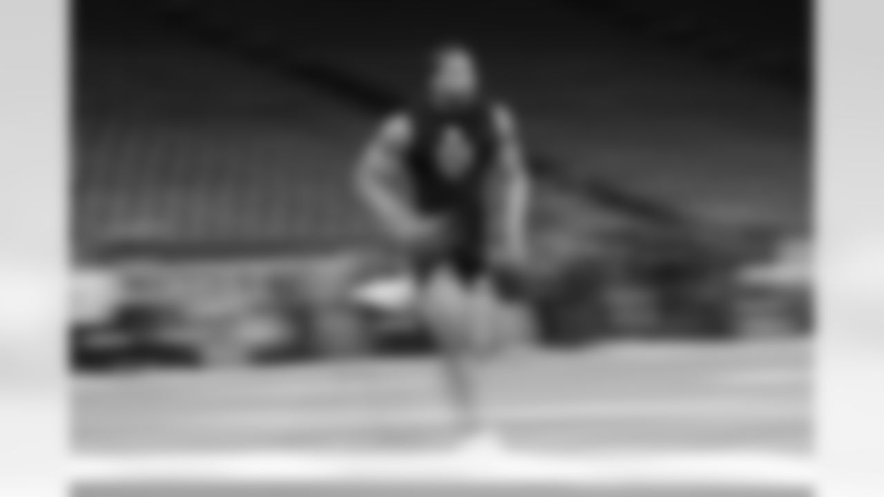 Georgia defensive back Daylen Everette (09) runs the 40-yard dash during the 2026 NFL Scouting Combine on Friday, February 27, 2026 in Indianapolis, Indiana. (Cooper Neill/NFL)