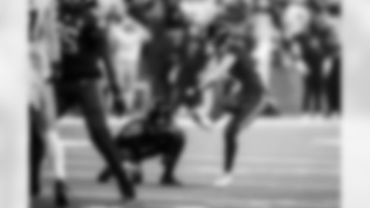 P Rigoberto Sanchez #8 and K Blake Grupe #10