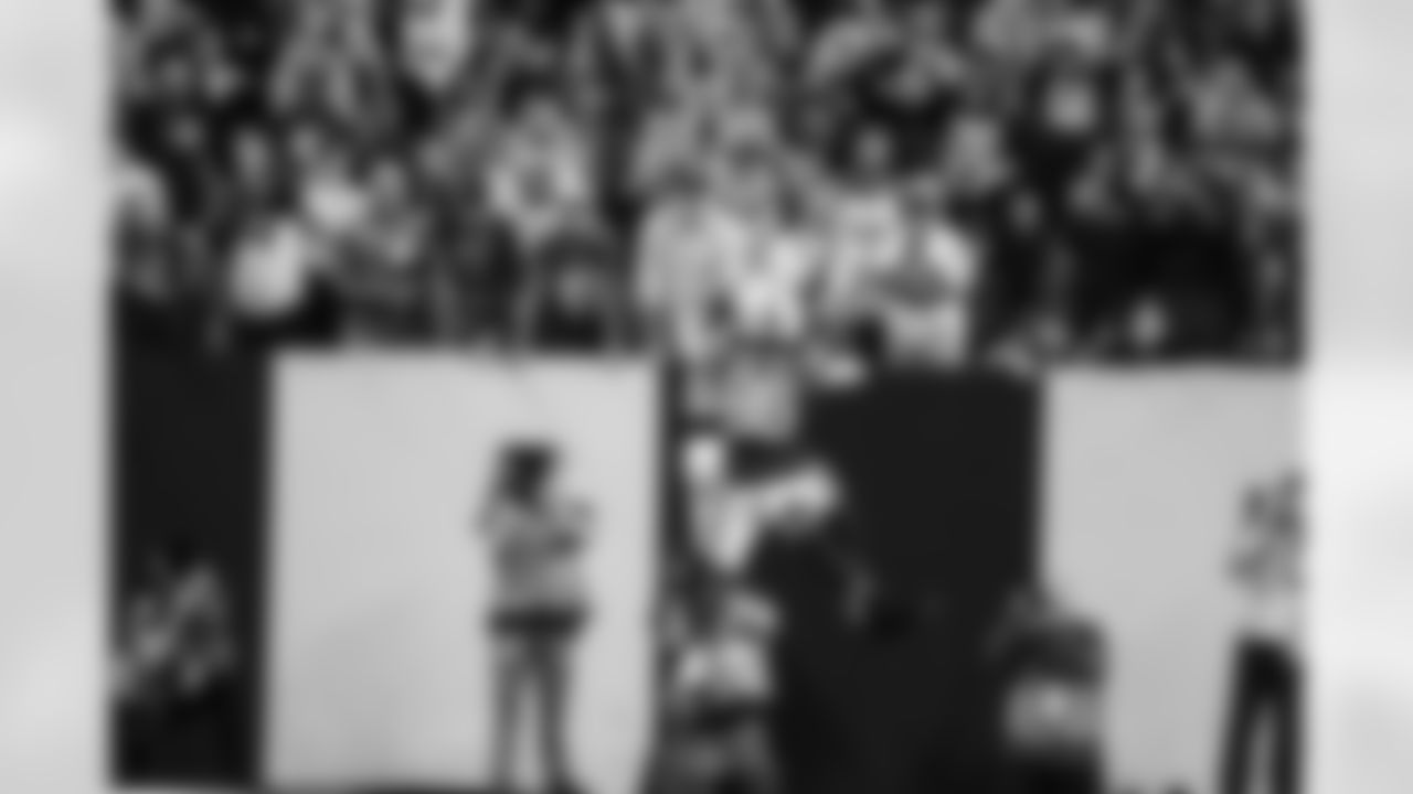 TE Mo Alie-Cox #81 and TE Will Mallory #86