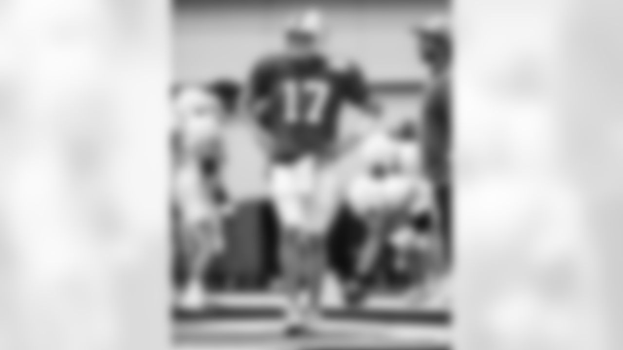 QB Philip Rivers #17