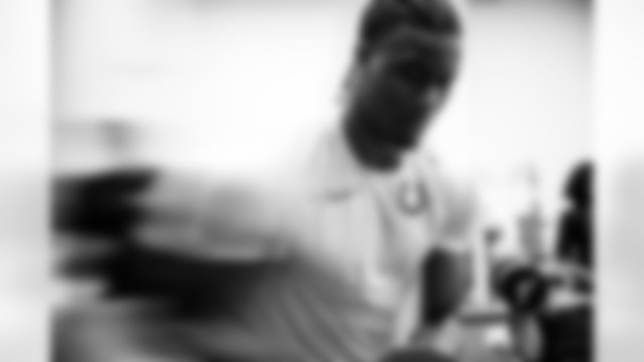 WR Adonai Mitchell #10