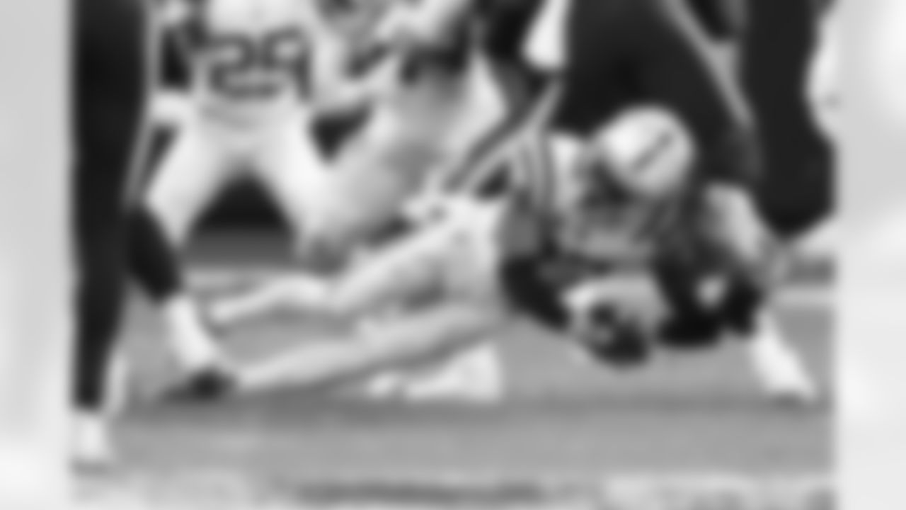 23 CB Kenny Moore II