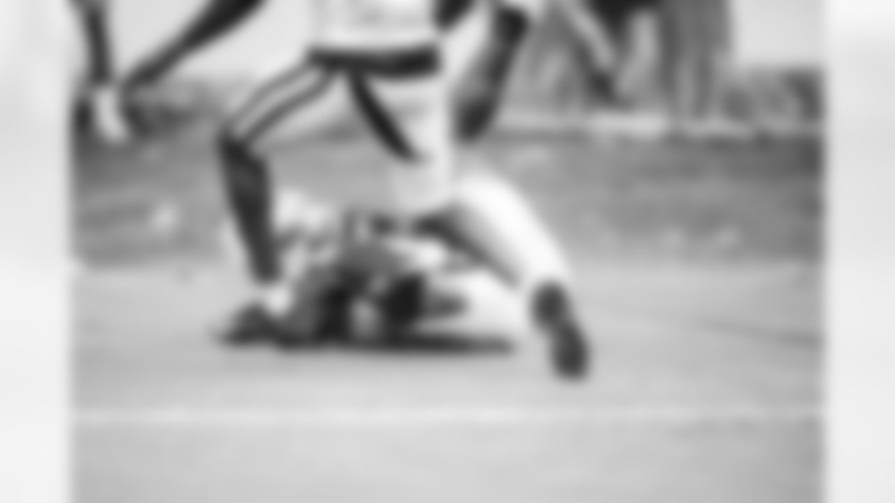 WR Adonai Mitchell #10