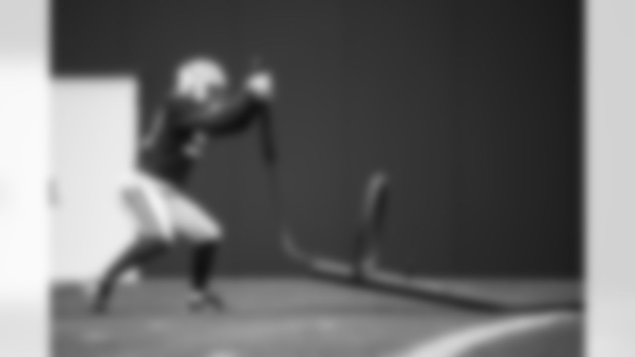 LB Germaine Pratt #53