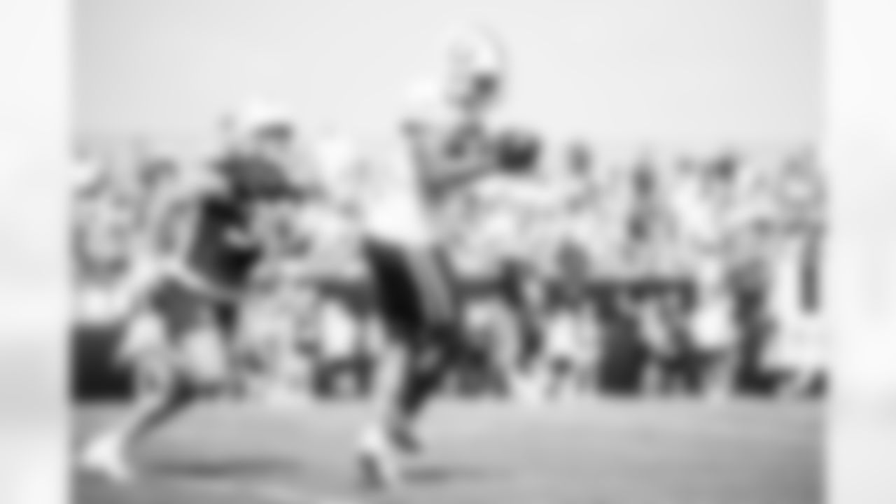 TE Albert Okwuegbunam Jr.# 83