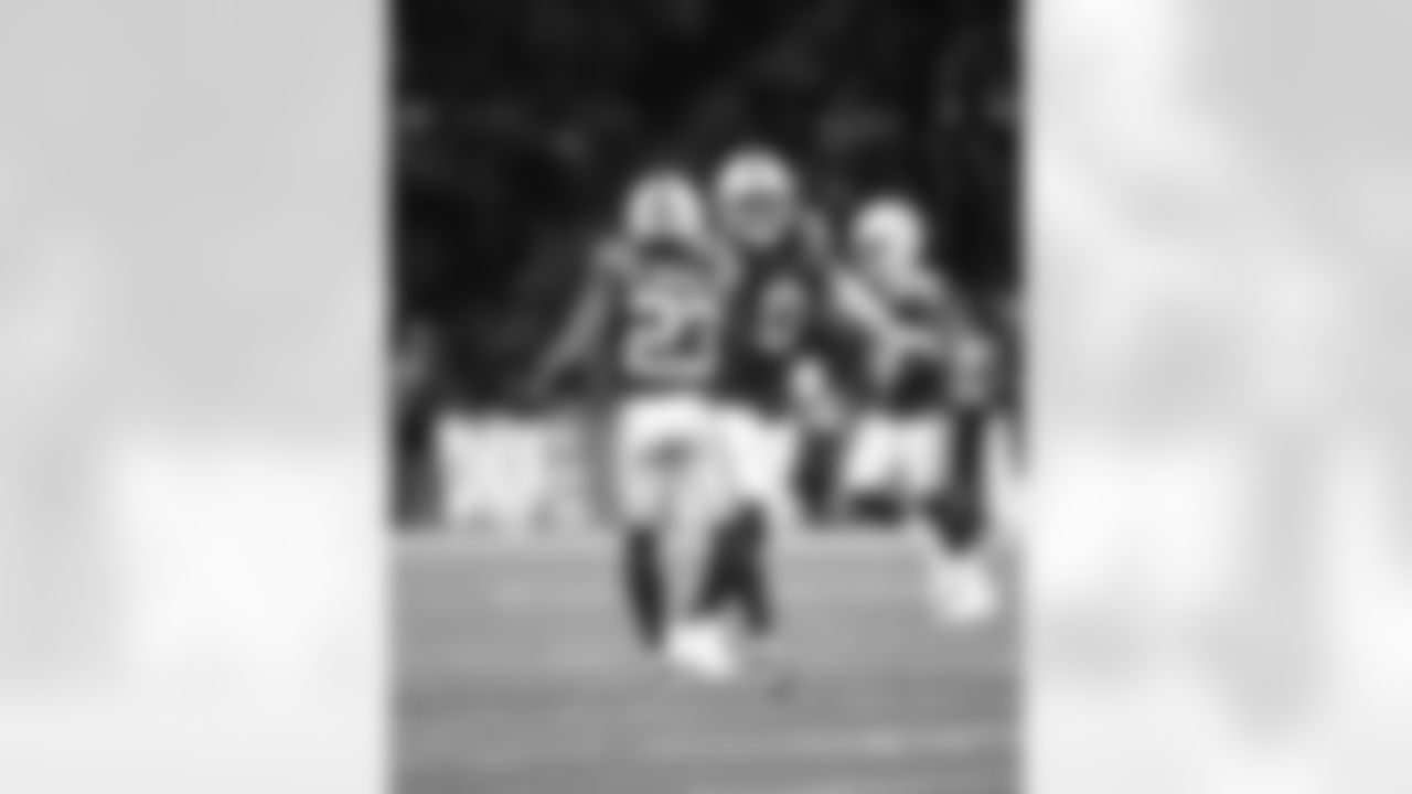 CB Kenny Moore II #23 and S Camryn Bynum #0