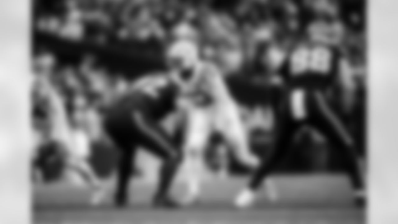 LB Germaine Pratt #53