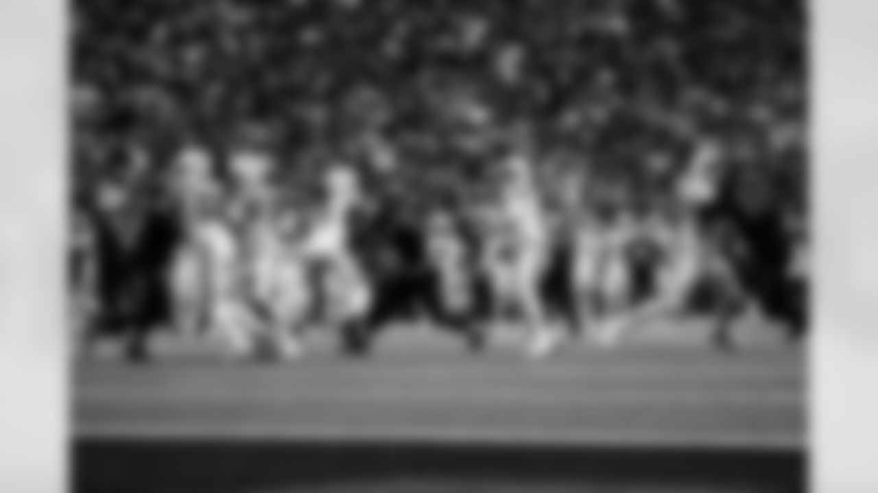 QB Riley Leonard #15