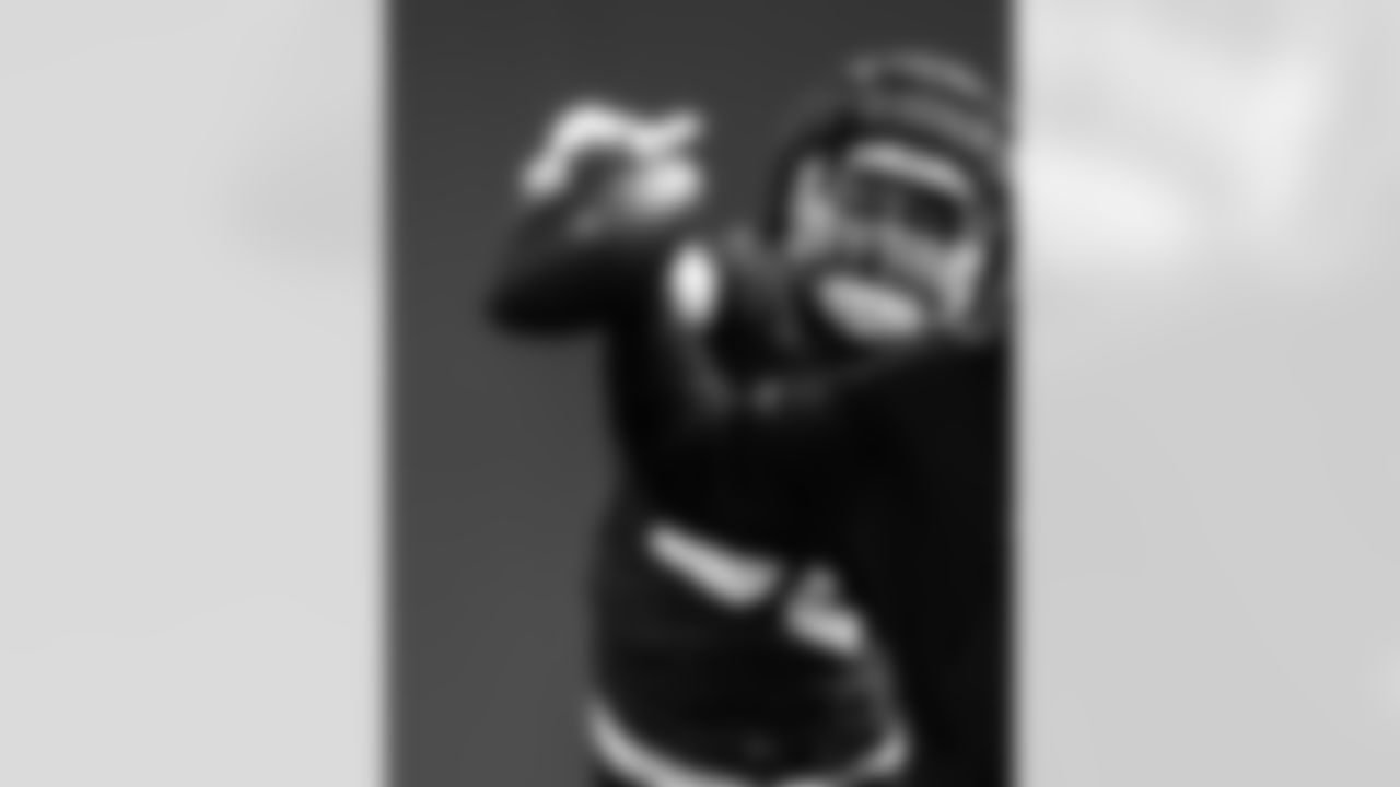 LB Austin Ajiake #58