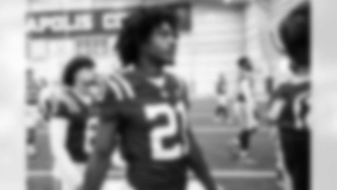 RB DJ Giddens #21