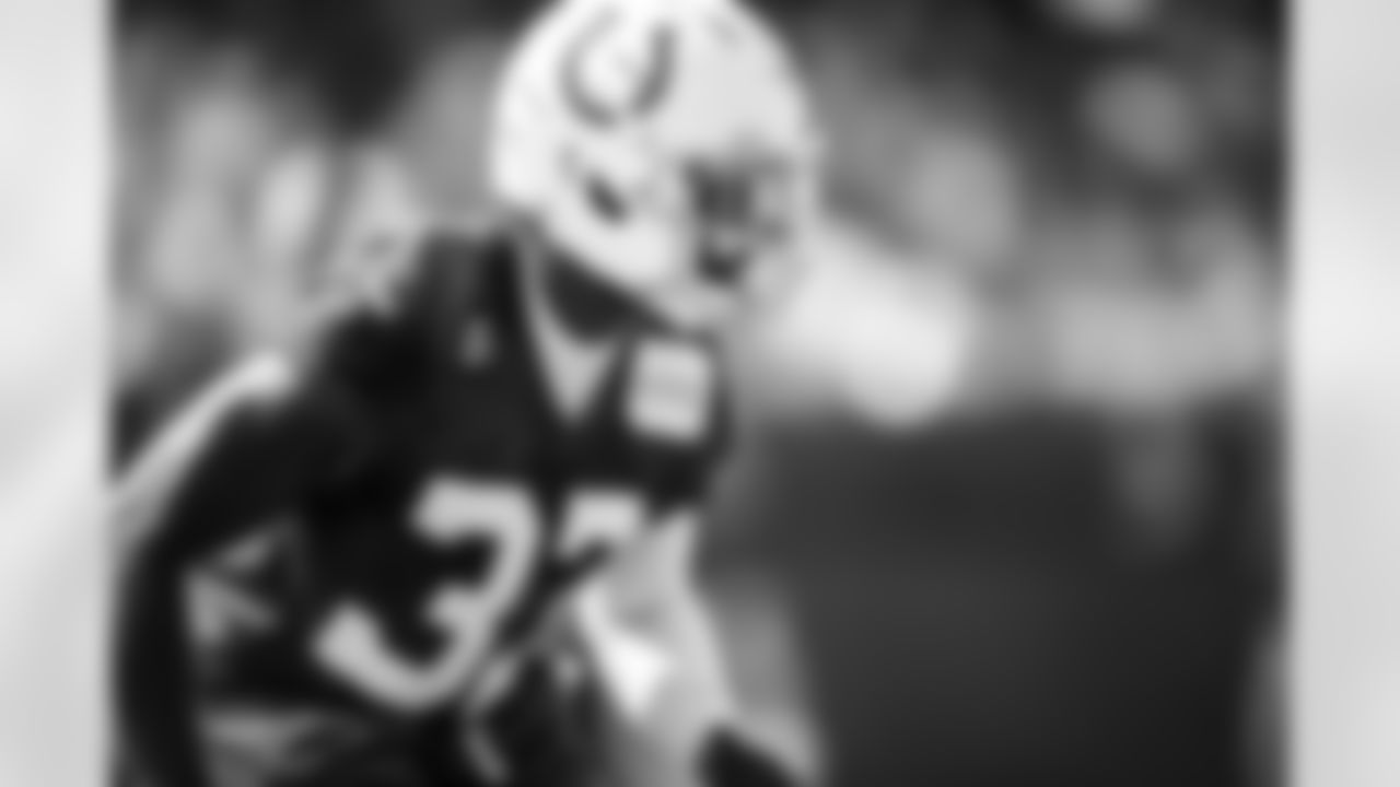 CB Samuel Womack III #33