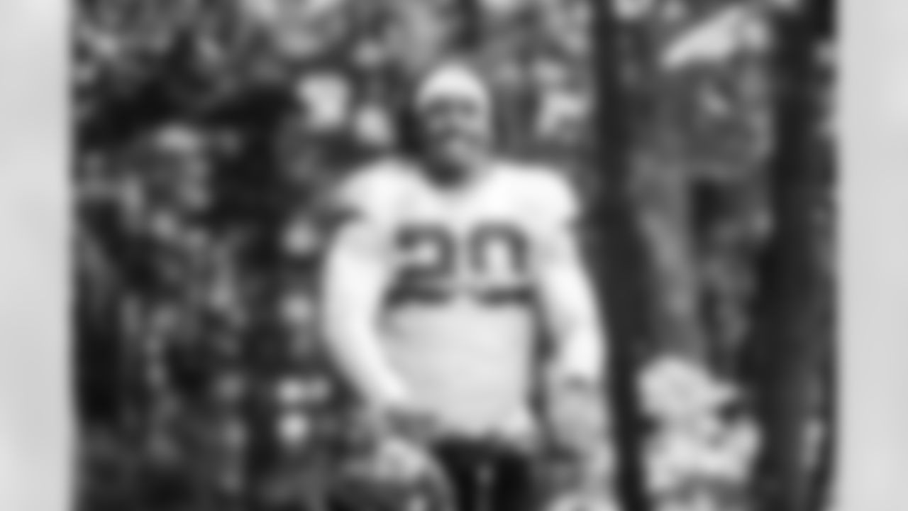 20 S Nick Cross
