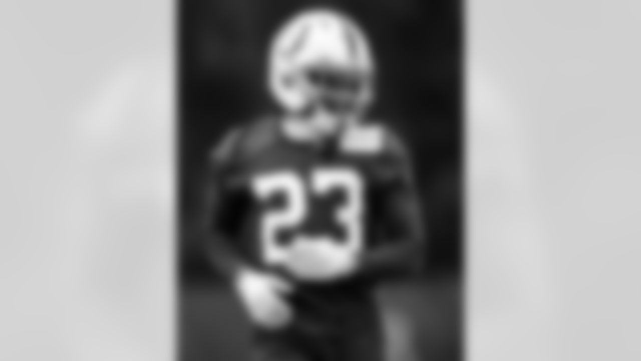 CB Kenny Moore II #23