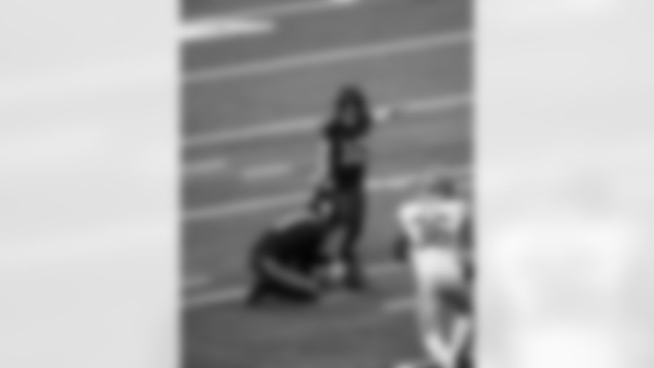 P Rigoberto Sanchez #8 and K Blake Grupe #10