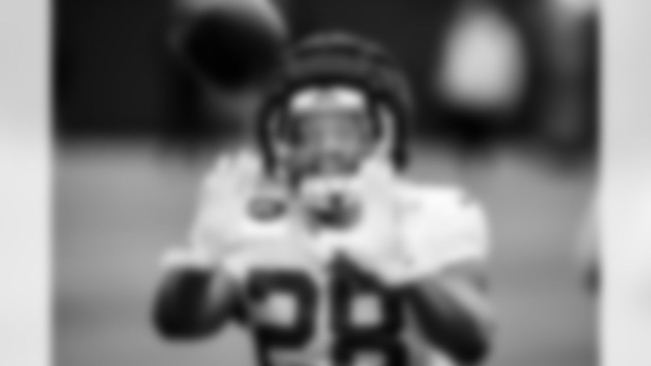 RB Jonathan Taylor #28