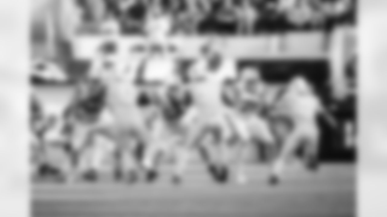 C Tanor Bortolini #60, G Quenton Nelson #56 and T Bernhard Raimann #79