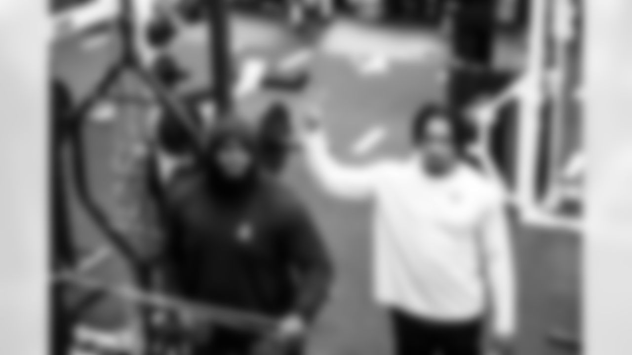 DT Neville Gallimore #92 and S Nick Cross #20