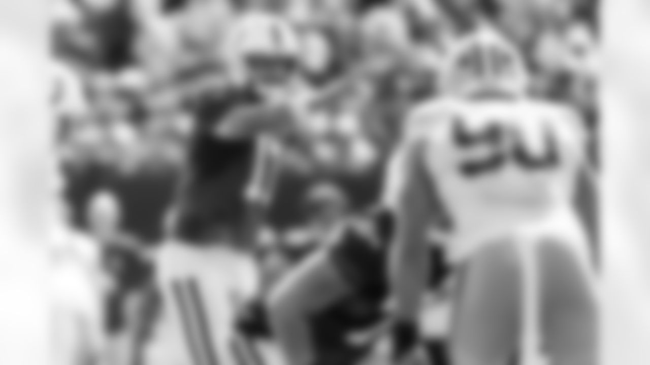QB Daniel Jones #17
