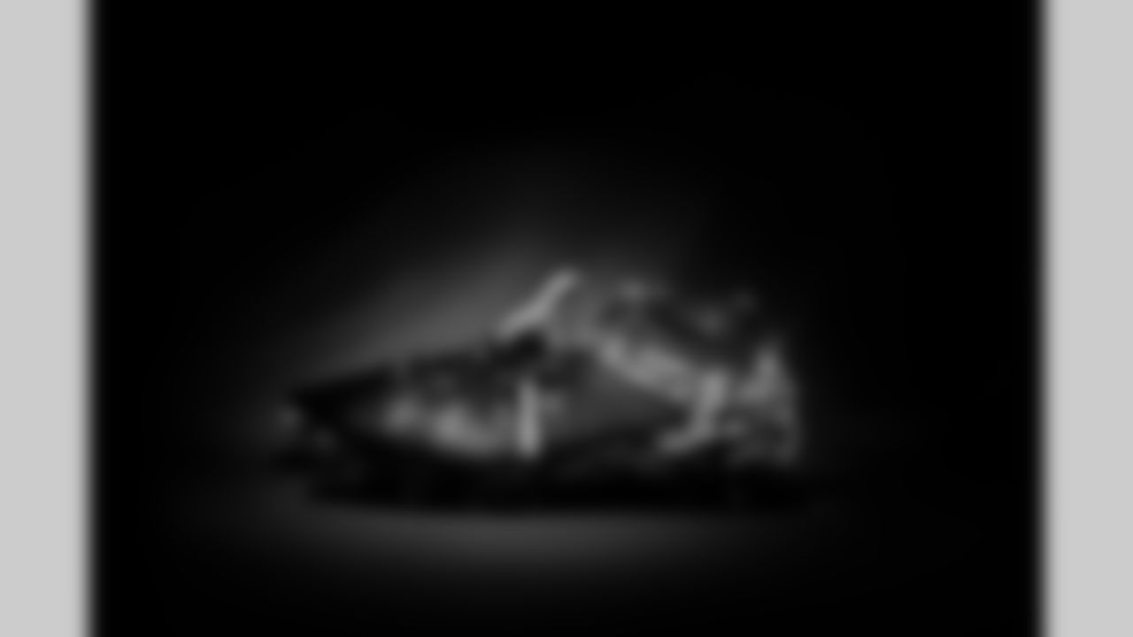 WR Laquon Treadwell #13