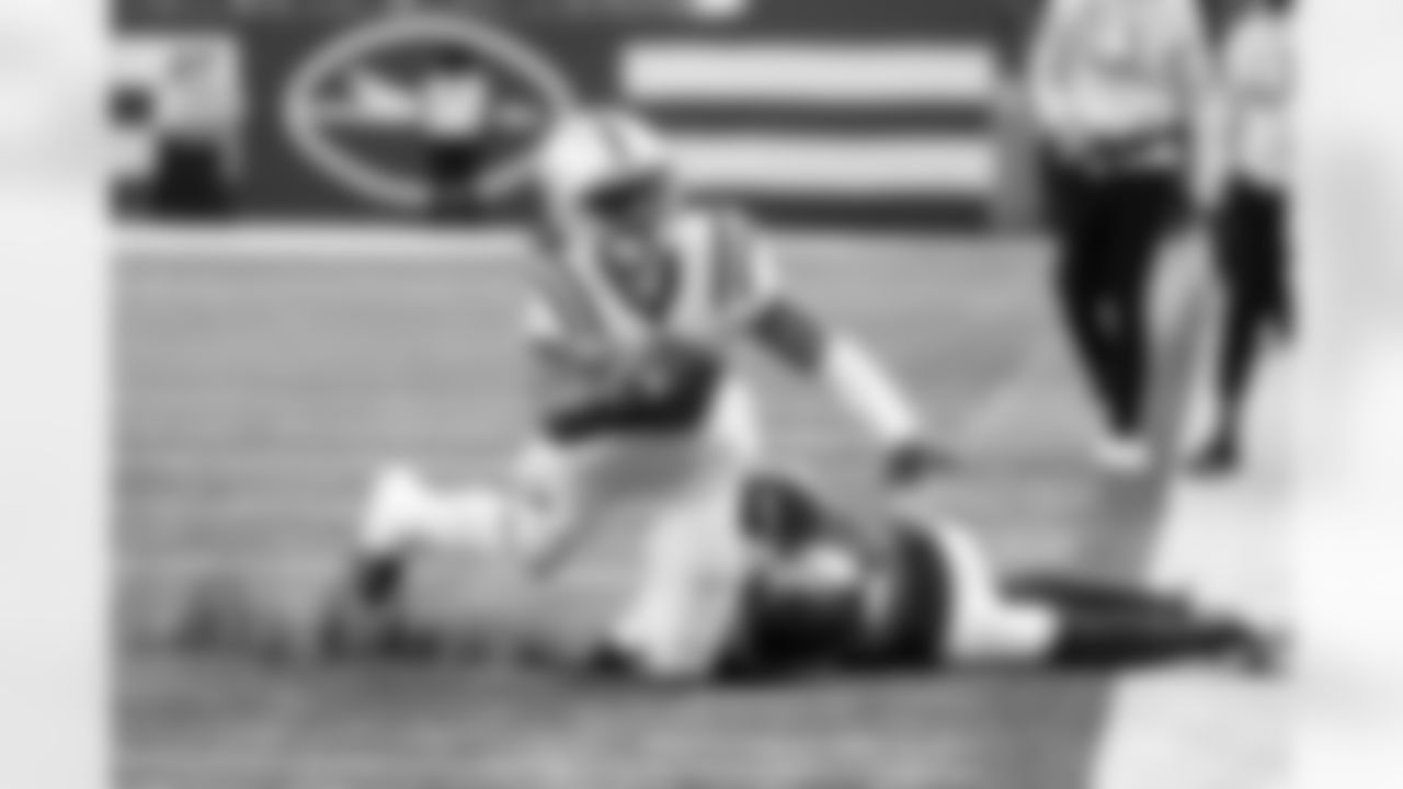 WR Adonai Mitchell #10