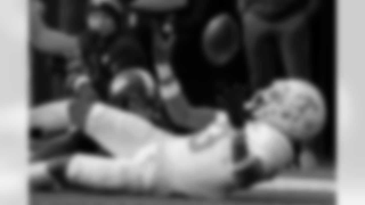 Tennessee defensive back Jermod McCoy (3) catches an interception in the end zone during the first half of an NCAA college football game against Vanderbilt, Saturday, Nov. 30, 2024, in Nashville, Tenn. (AP Photo/George Walker IV)