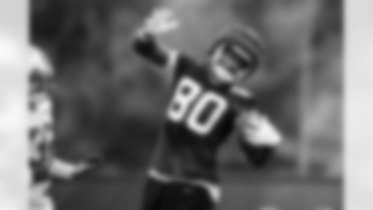 S Daniel Scott #36 and TE Jelani Woods #80