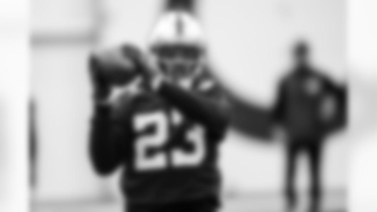 CB Kenny Moore II #23