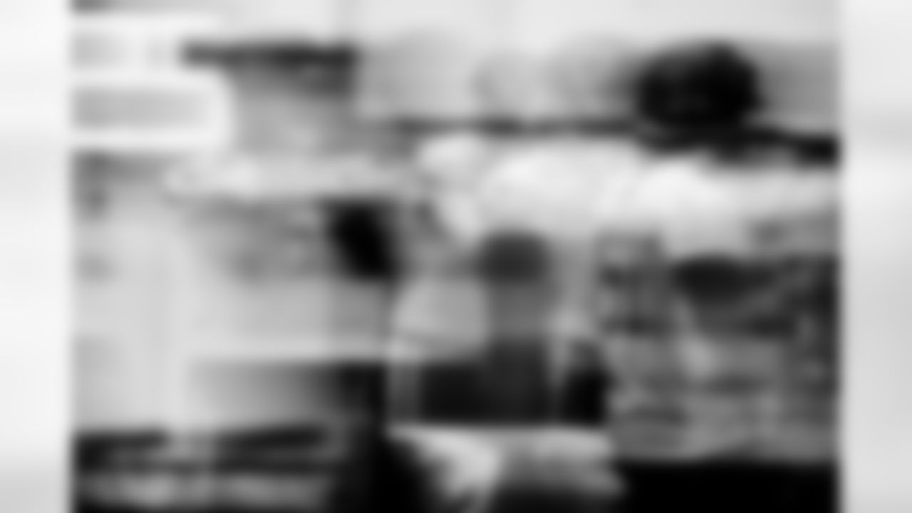 DE Kwity Paye #51 and DE Viliami Fehoko Jr. #61