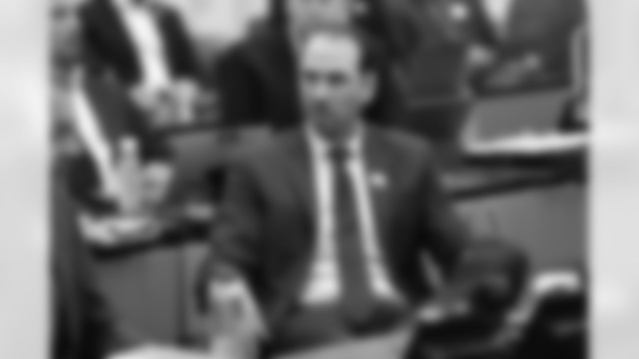 Shane Steichen Head Coach
An inside look at the Colts staff inside the War Room during round one of the 2023 NFL Draft.