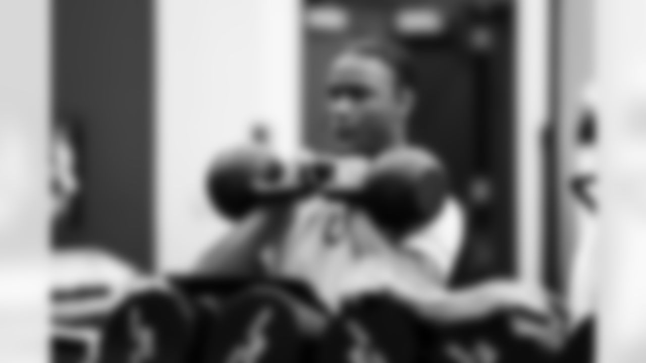WR Adonai Mitchell #10