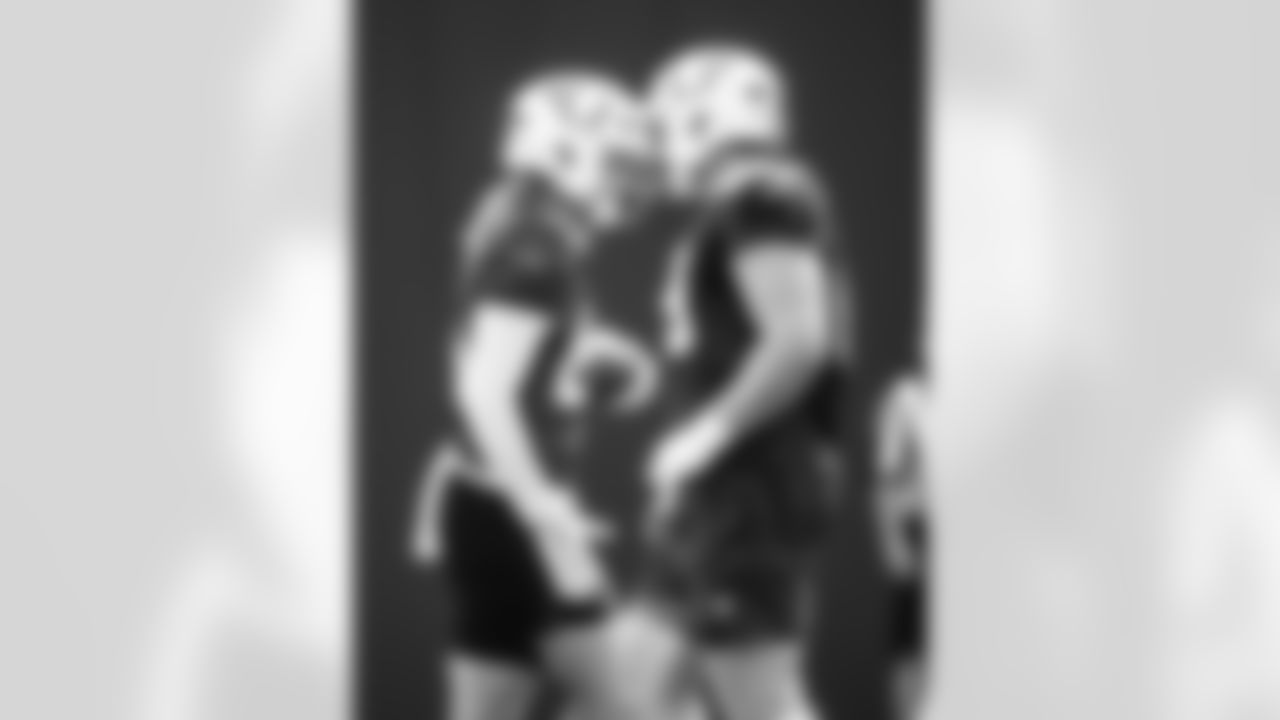 TE Tyler Warren #84 and T Bernhard Raimann #79