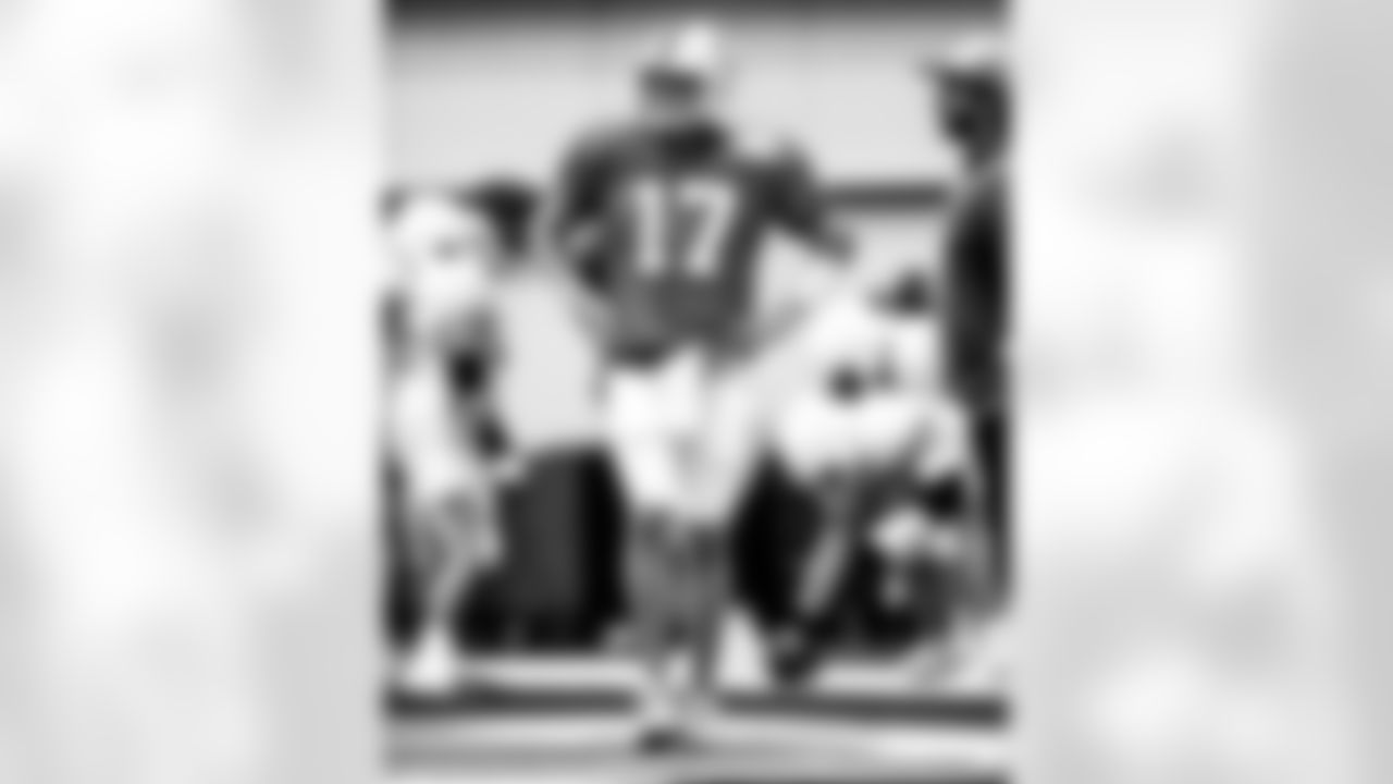 QB Philip Rivers #17