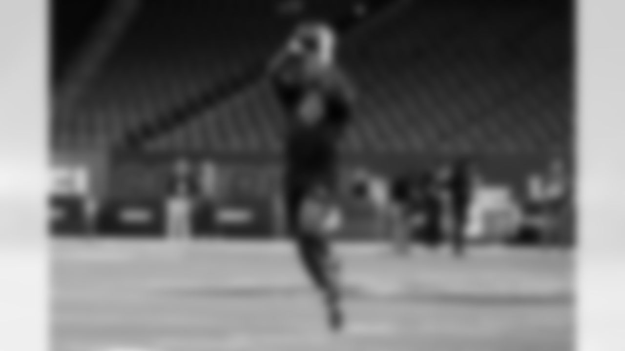 Indiana defensive back D'Angelo Ponds (25) participates in a drill during the 2026 NFL Scouting Combine on Friday, February 27, 2026 in Indianapolis, Indiana. (Lauren Leigh Bacho/NFL)