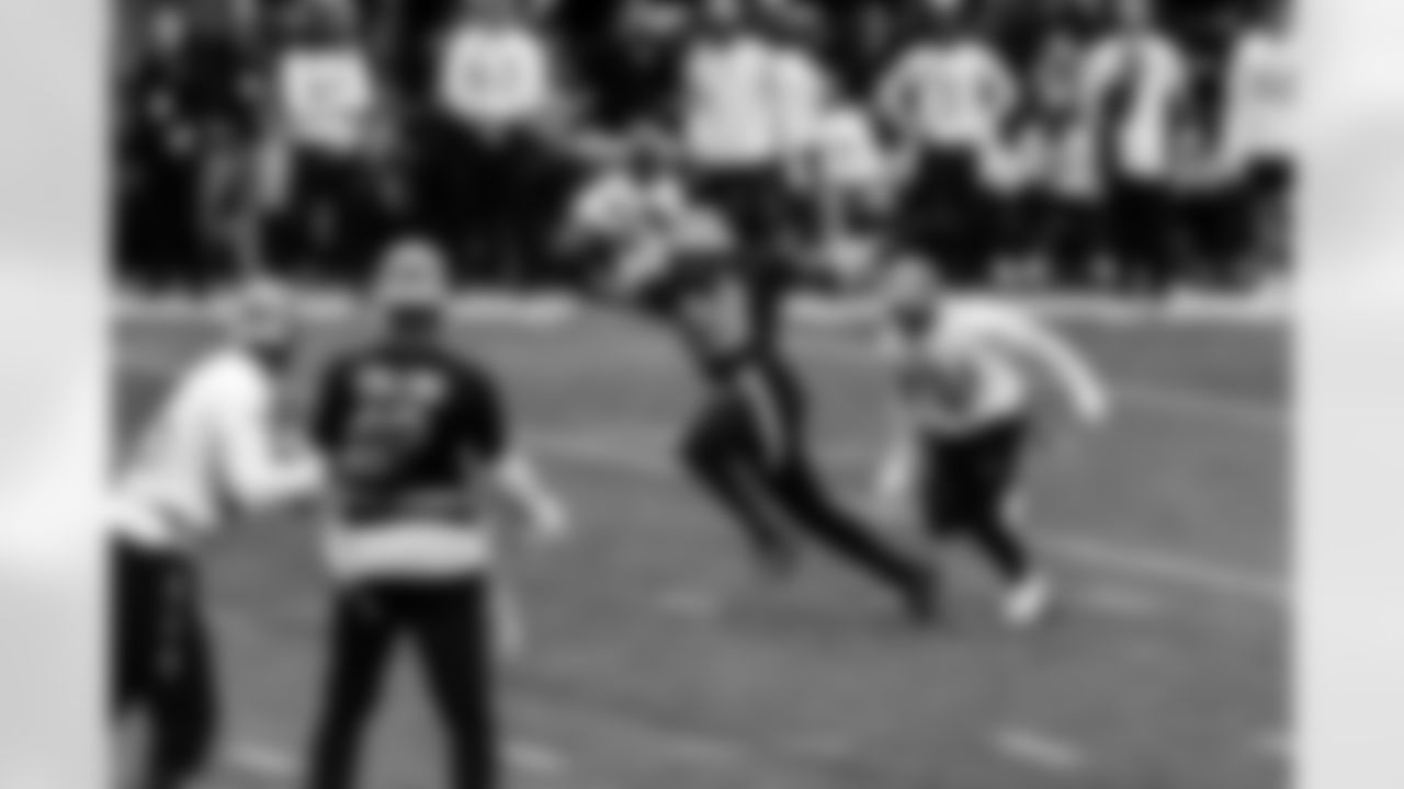 RB Jonathan Taylor #28