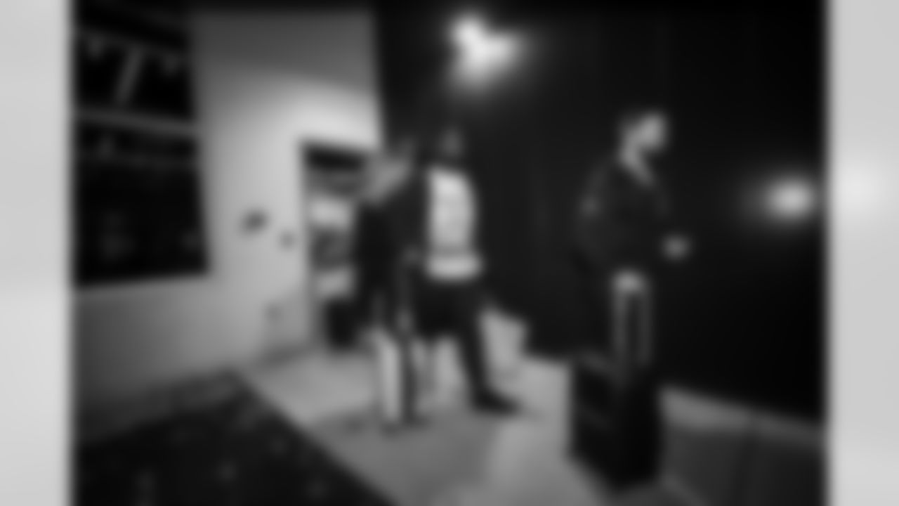 LB Germaine Pratt #53