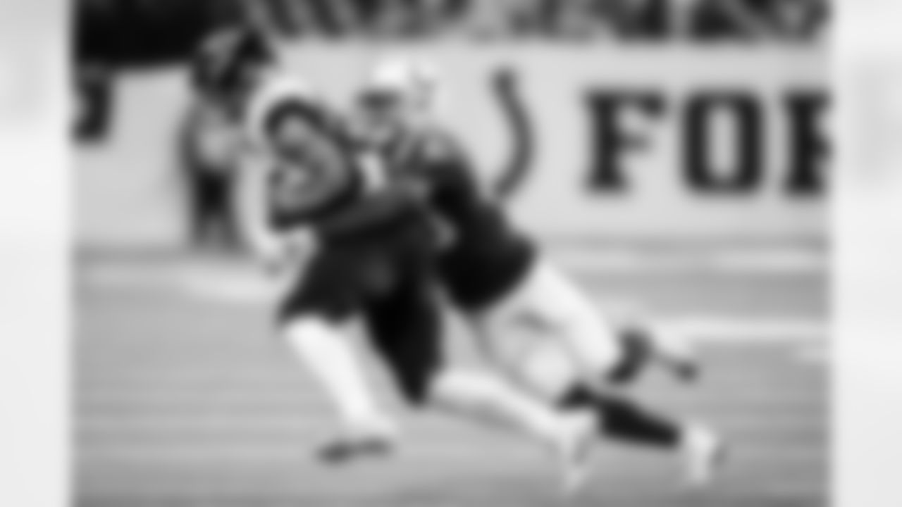 CB Jaylon Jones #40 and CB Jaylon Jones #40