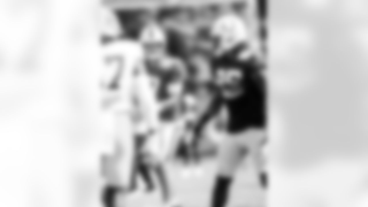 QB Daniel Jones #17