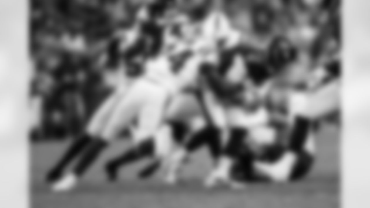 DE Durell Nchami #74