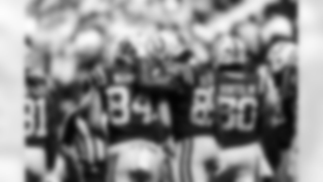 TE Tyler Warren #84 and TE Drew Ogletree #85