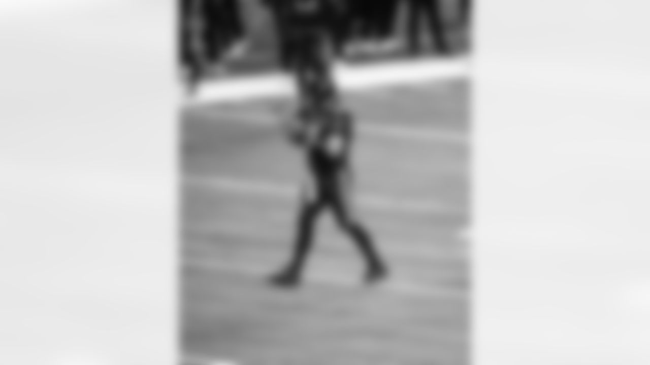 QB Philip Rivers #17