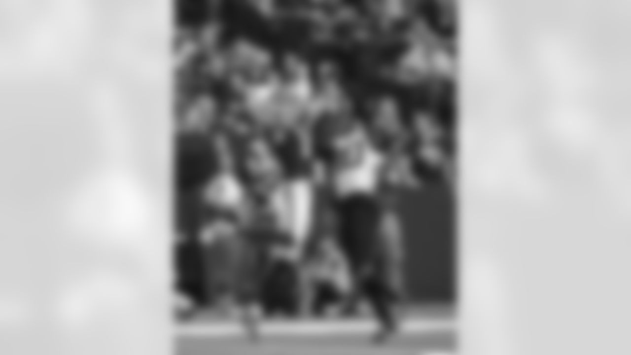 2025_1228_JAX_Game Photos_0094