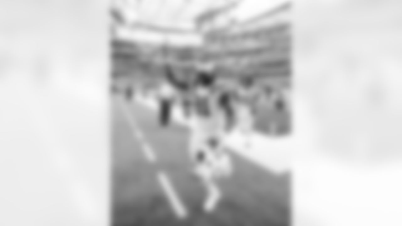 TE Mo Alie-Cox #81 and RB DJ Giddens #21