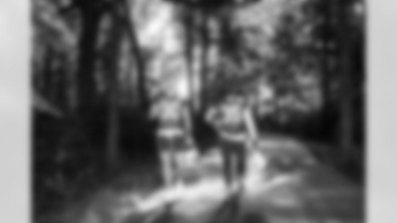 S Hunter Wohler #30 and CB Jonathan Edwards #35