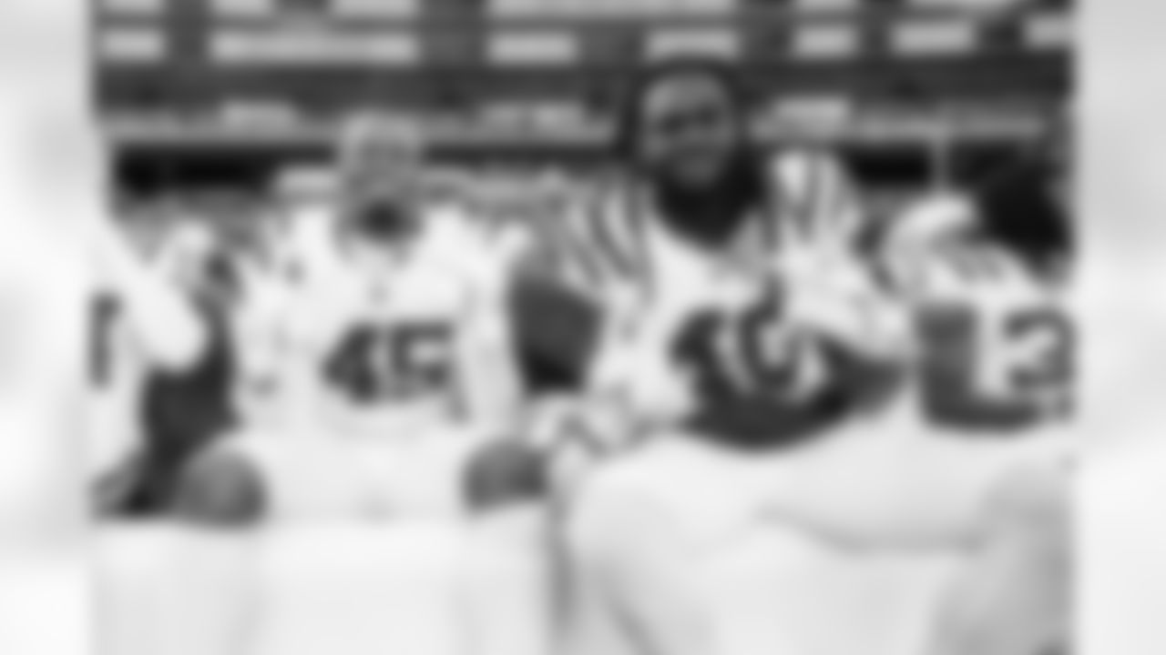LB E.J. Speed #45 and CBRonnie Harrison#48