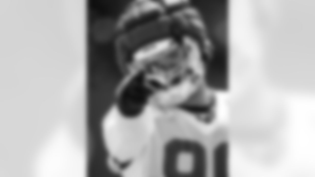 DT DeForest Buckner #99