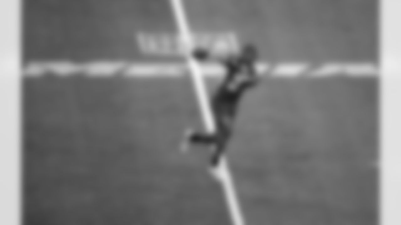 Mississippi wide receiver Laquon Treadwell catches a pass during the 2016 NFL Scouting Combine on Saturday, Feb. 27, 2016 in Indianapolis. (Ben Liebenberg via AP)