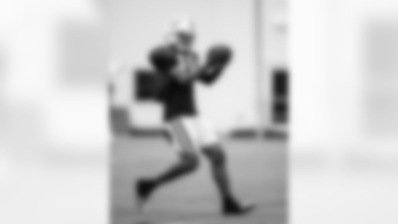 WR Adonai Mitchell #10