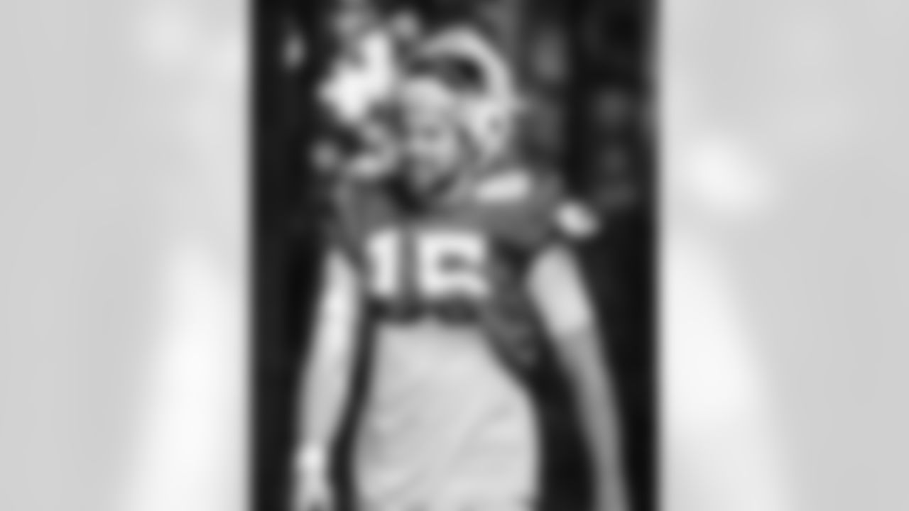 QB Riley Leonard #15
